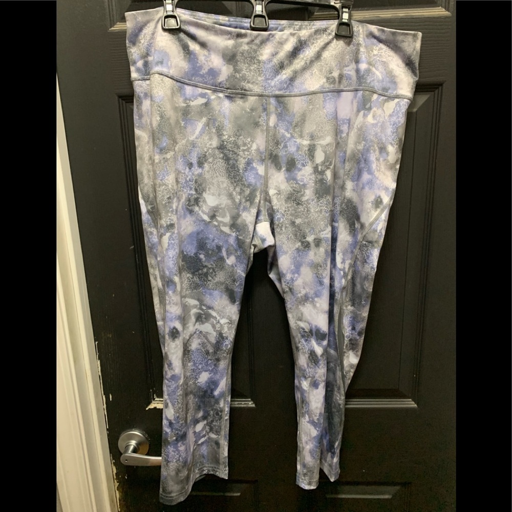 Tek Gear 3x grey and periwinkle color Capri active